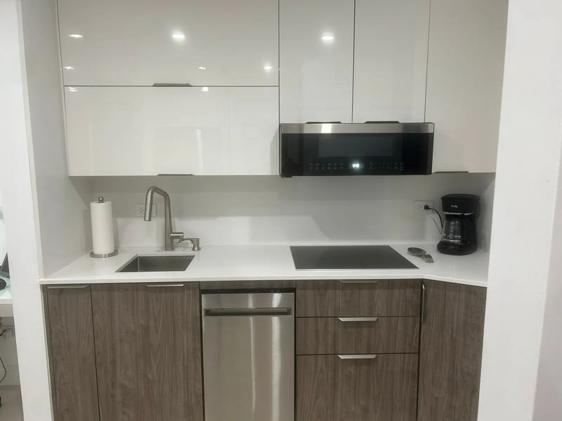 Maréa kitchen countertop and cooking area