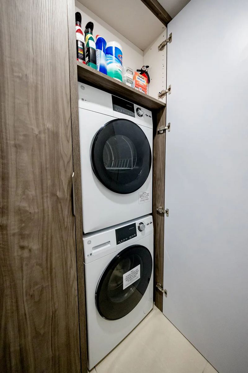 Maréa stacked washer and dryer